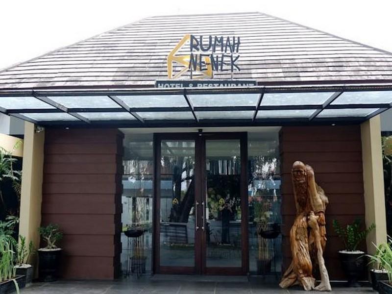 Rumah Nenek Hotel And Restaurant Padang  Luaran gambar