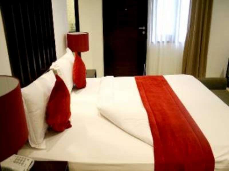 Rumah Nenek Hotel And Restaurant Padang  Luaran gambar