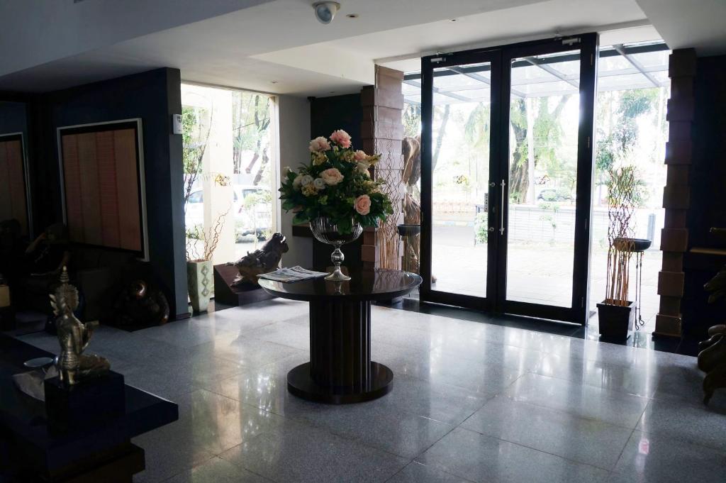 Rumah Nenek Hotel And Restaurant Padang  Luaran gambar