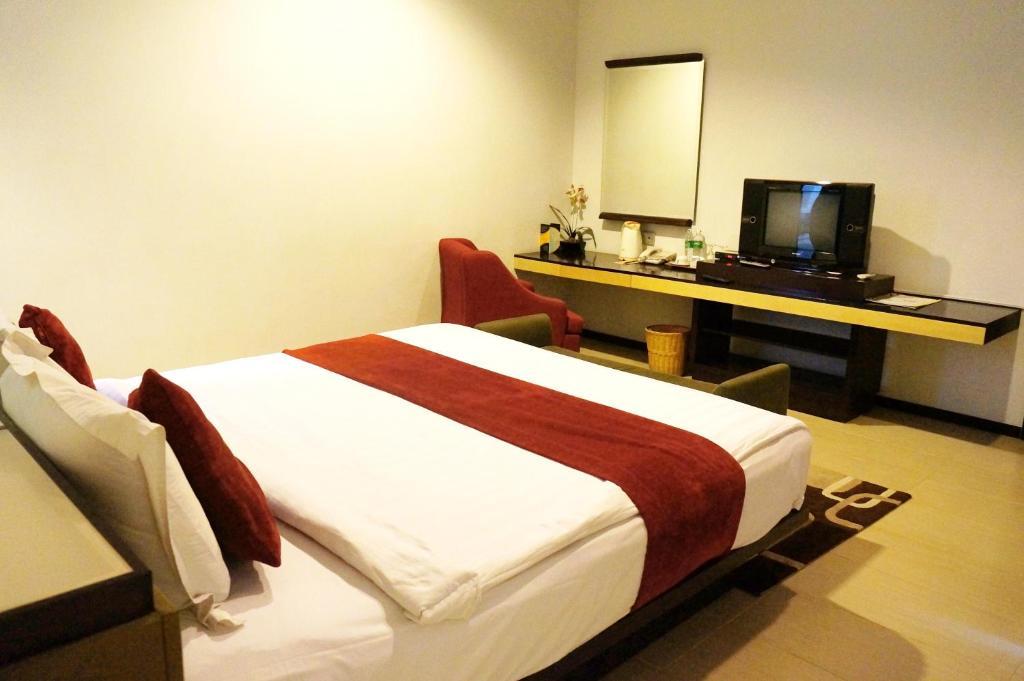 Rumah Nenek Hotel And Restaurant Padang  Bilik gambar
