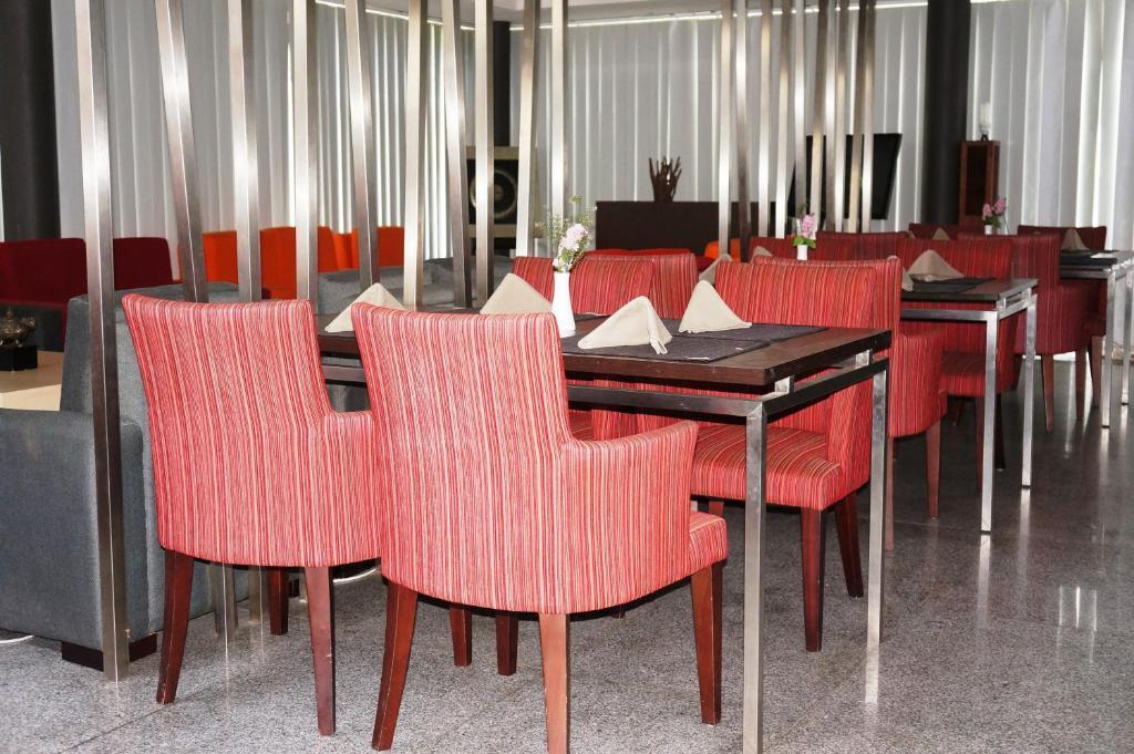 Rumah Nenek Hotel And Restaurant Padang  Luaran gambar
