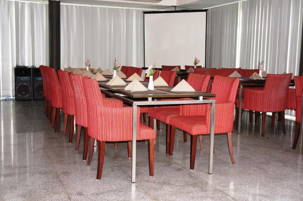 Rumah Nenek Hotel And Restaurant Padang  Luaran gambar