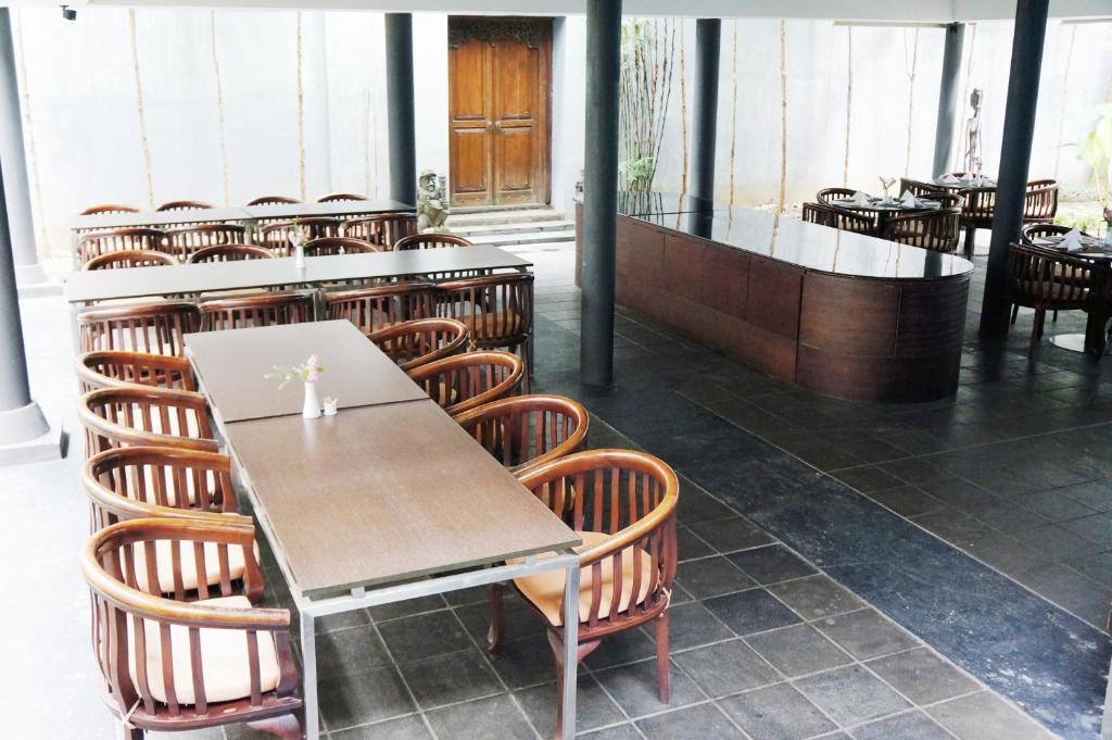 Rumah Nenek Hotel And Restaurant Padang  Luaran gambar
