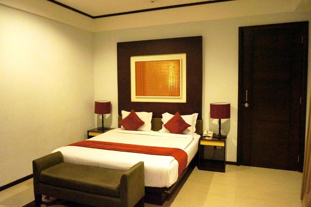 Rumah Nenek Hotel And Restaurant Padang  Bilik gambar