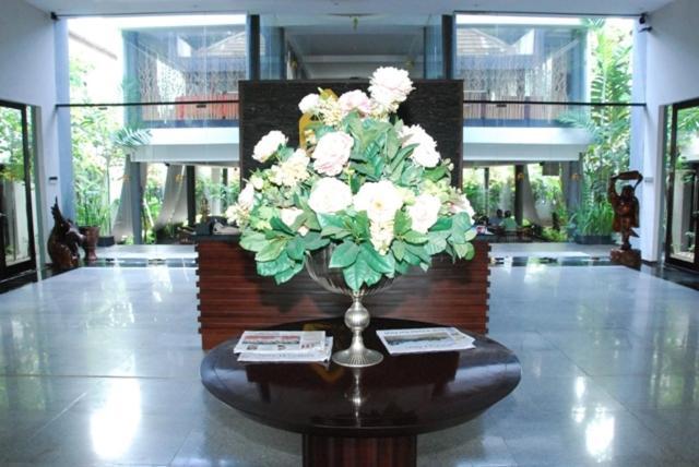 Rumah Nenek Hotel And Restaurant Padang  Luaran gambar