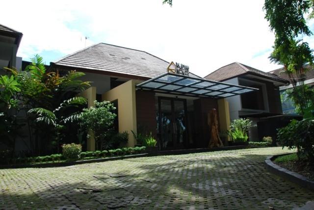 Rumah Nenek Hotel And Restaurant Padang  Luaran gambar
